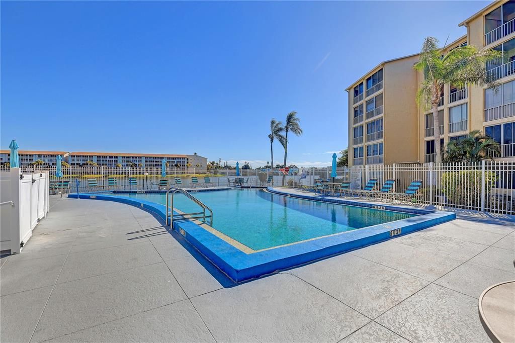 For Sale: $169,000 (2 beds, 1 baths, 1142 Square Feet)