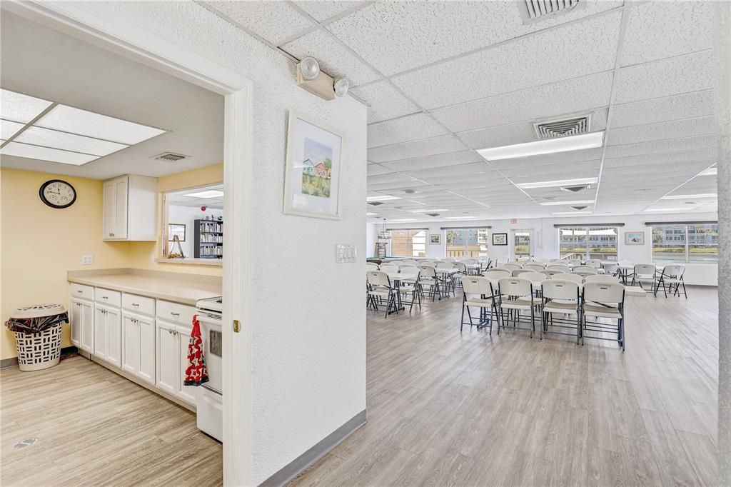 For Sale: $169,000 (2 beds, 1 baths, 1142 Square Feet)