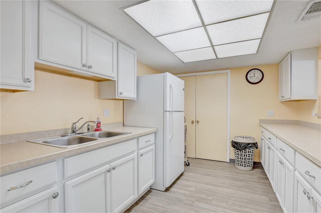 For Sale: $169,000 (2 beds, 1 baths, 1142 Square Feet)