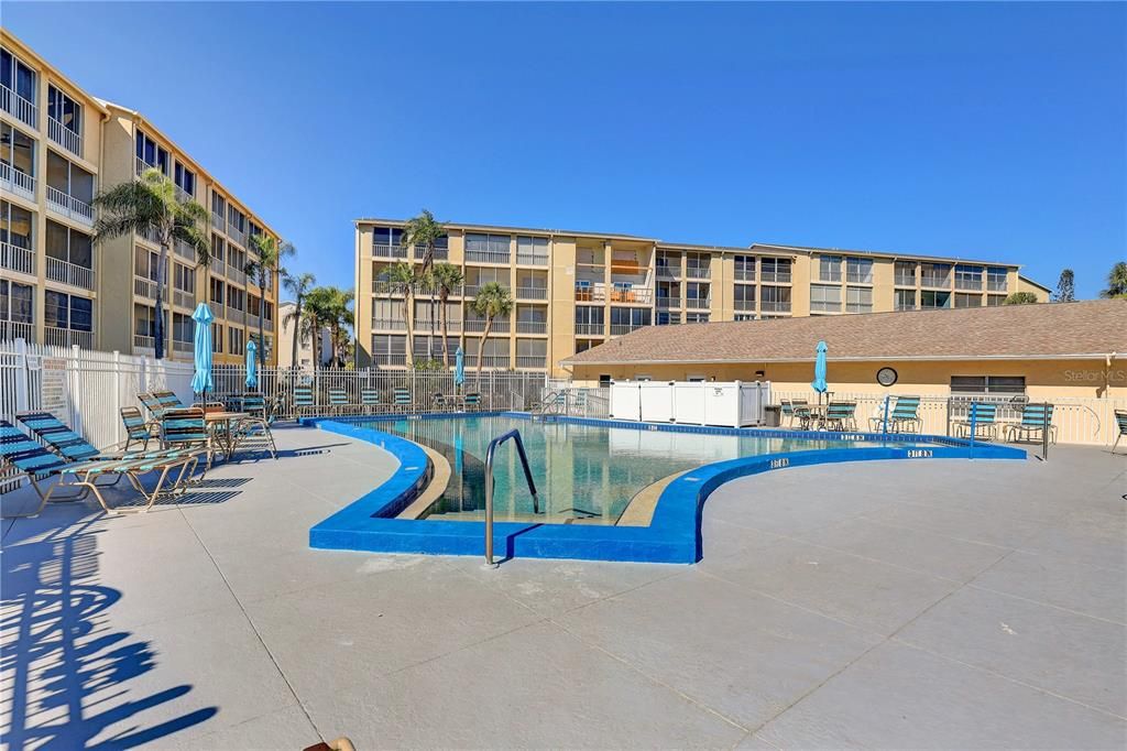 For Sale: $169,000 (2 beds, 1 baths, 1142 Square Feet)