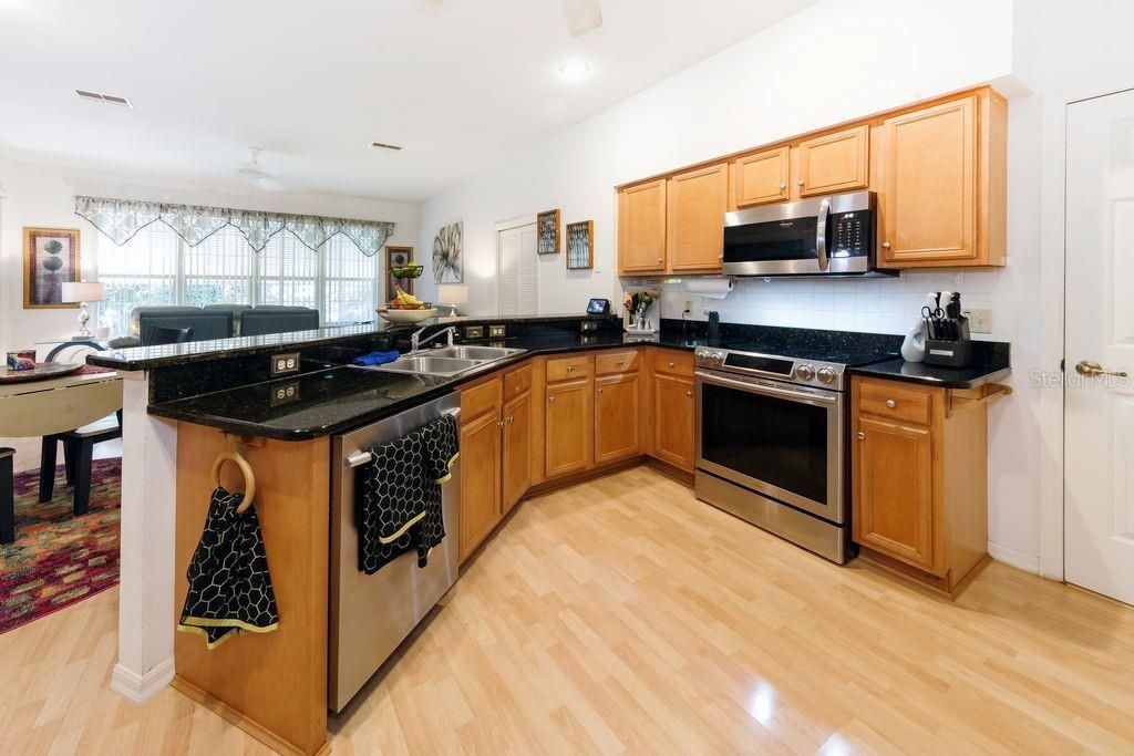 For Sale: $450,000 (3 beds, 2 baths, 2049 Square Feet)