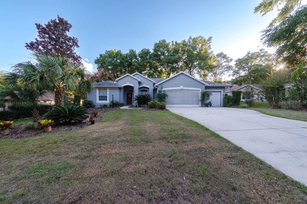 For Sale: $450,000 (3 beds, 2 baths, 2049 Square Feet)