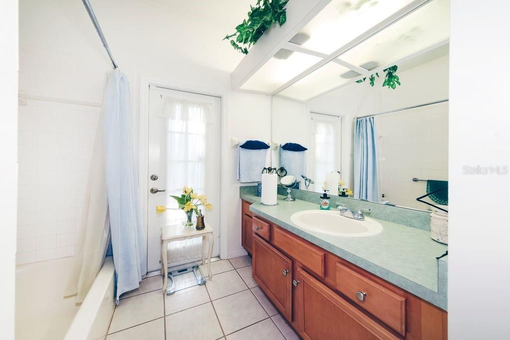 For Sale: $450,000 (3 beds, 2 baths, 2049 Square Feet)