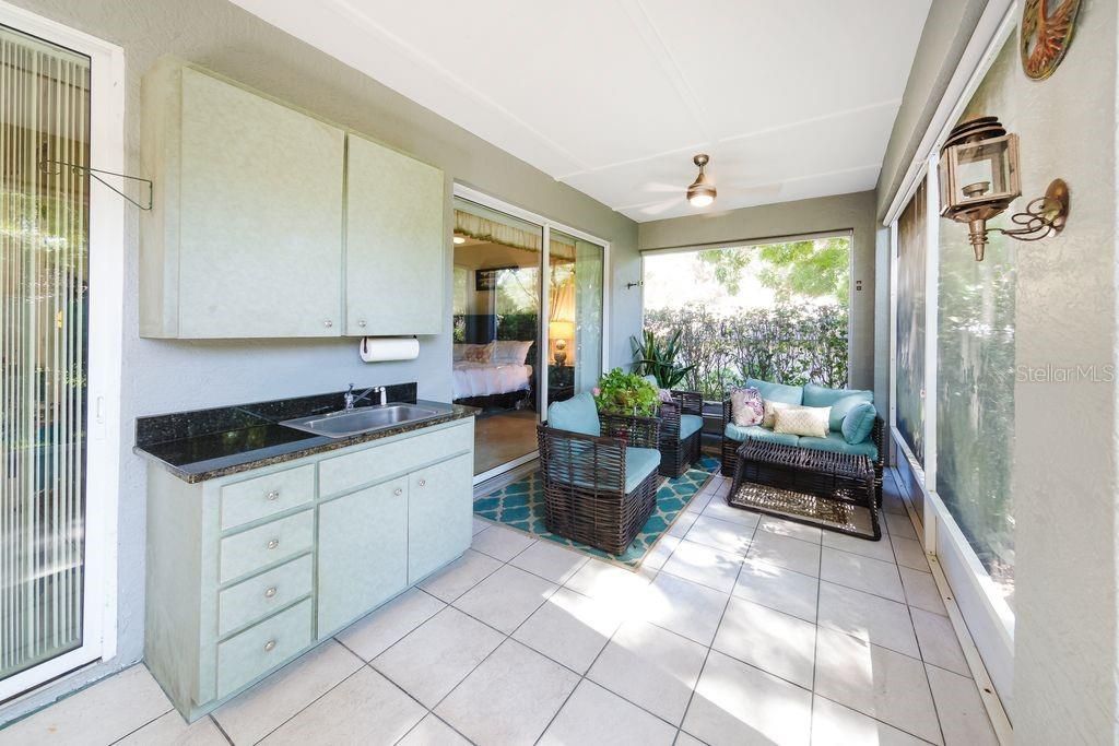 For Sale: $450,000 (3 beds, 2 baths, 2049 Square Feet)