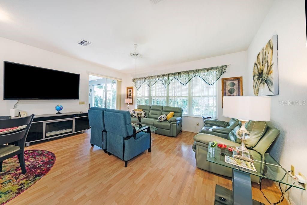 For Sale: $450,000 (3 beds, 2 baths, 2049 Square Feet)