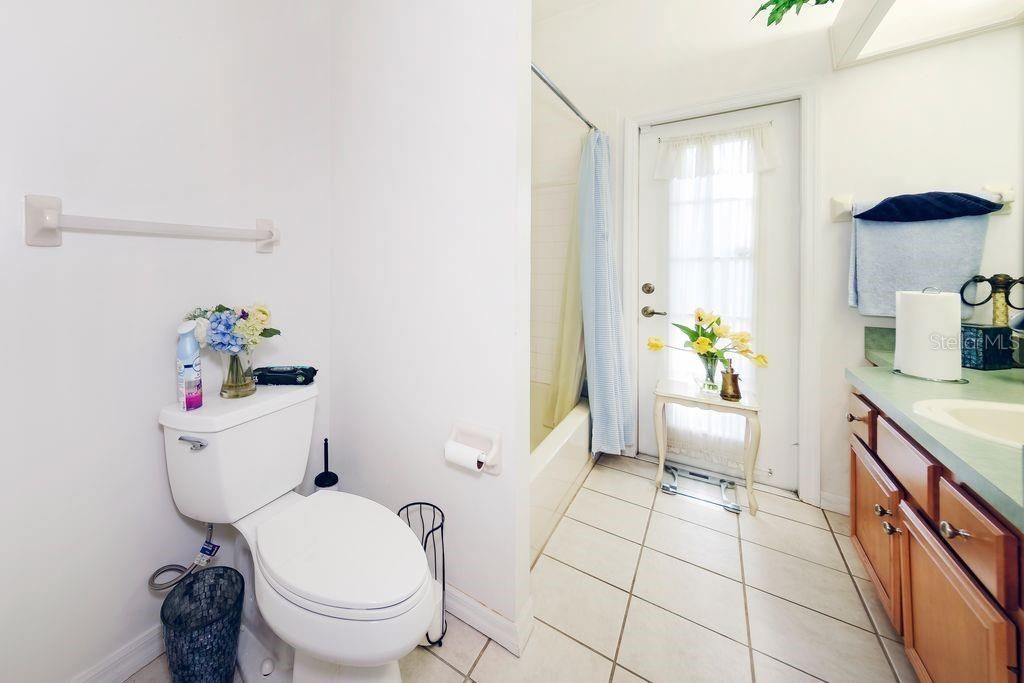 For Sale: $450,000 (3 beds, 2 baths, 2049 Square Feet)