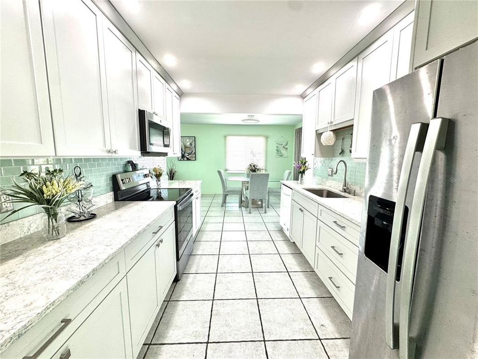 For Sale: $344,000 (2 beds, 2 baths, 1601 Square Feet)