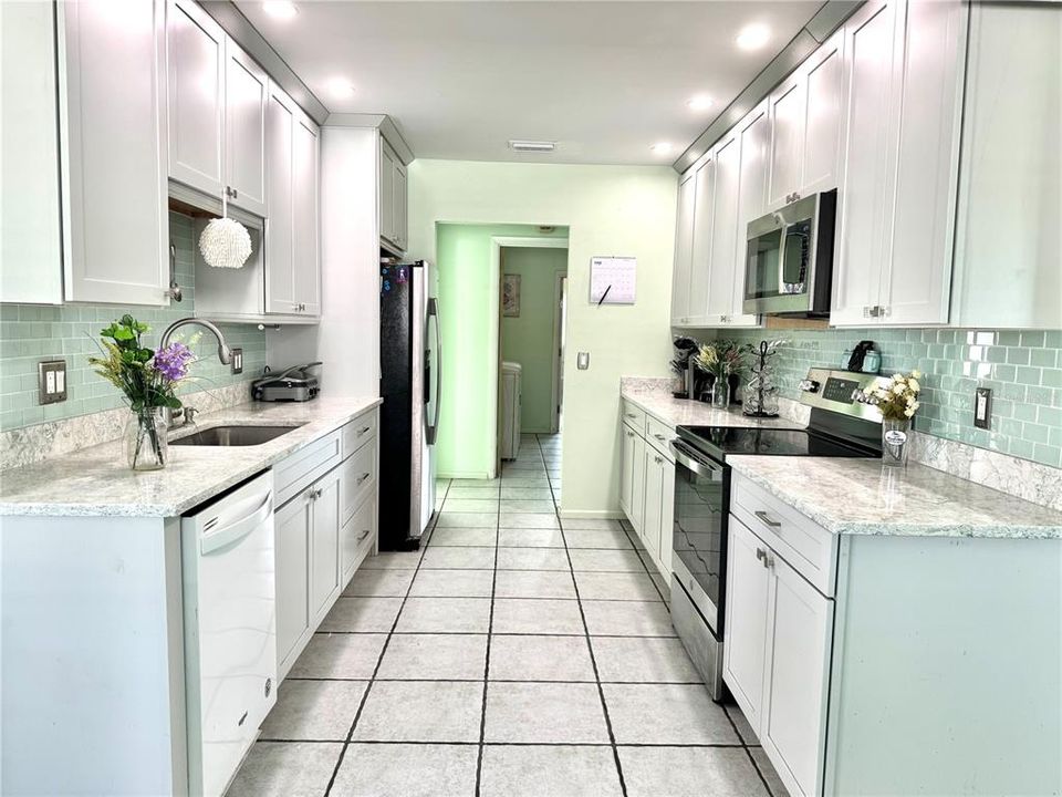 For Sale: $344,000 (2 beds, 2 baths, 1601 Square Feet)