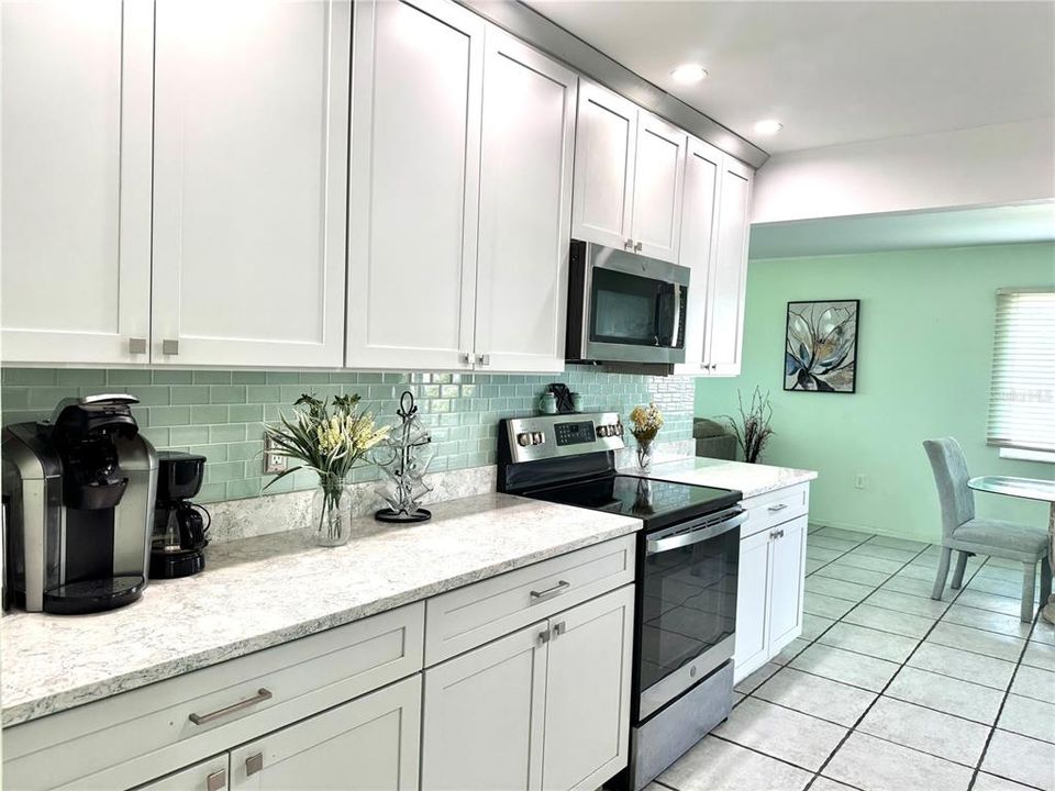 For Sale: $344,000 (2 beds, 2 baths, 1601 Square Feet)