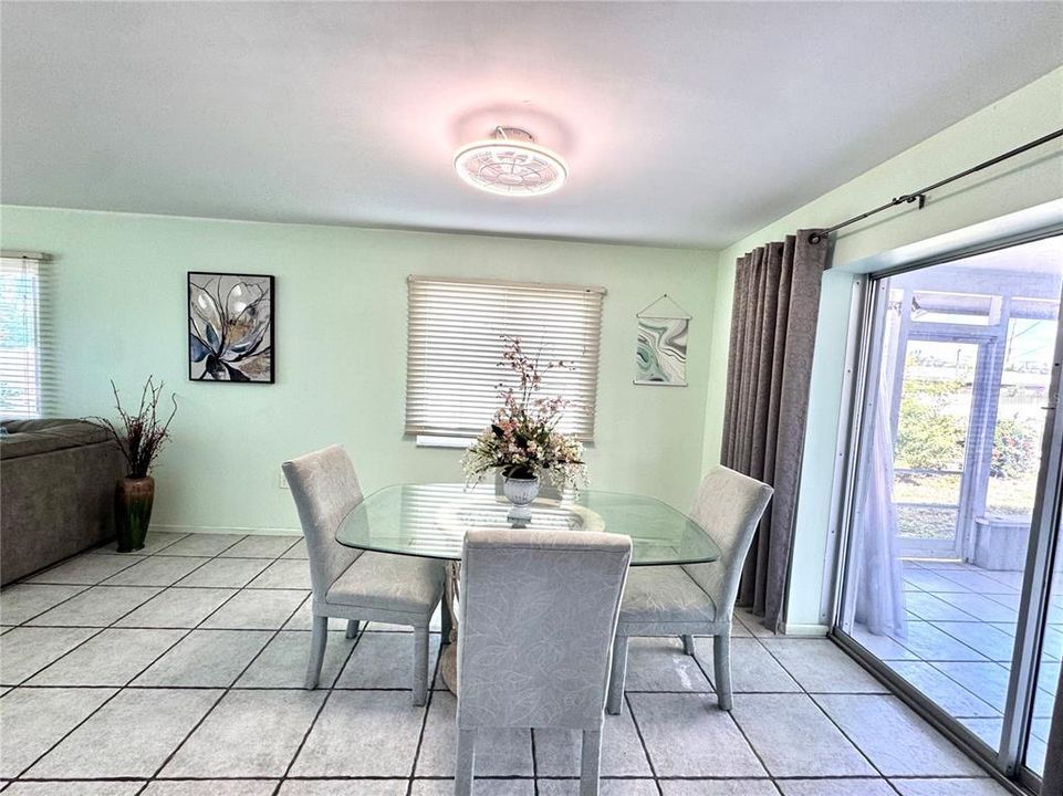 For Sale: $344,000 (2 beds, 2 baths, 1601 Square Feet)