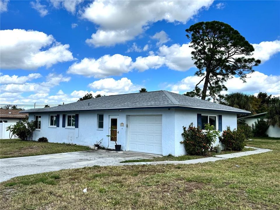 For Sale: $344,000 (2 beds, 2 baths, 1601 Square Feet)