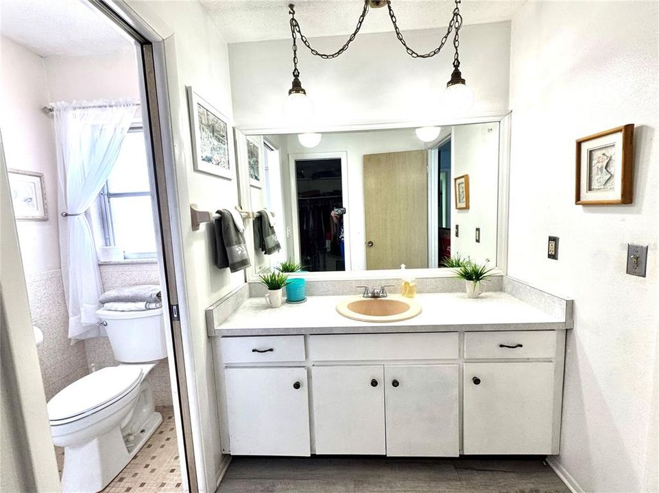 For Sale: $344,000 (2 beds, 2 baths, 1601 Square Feet)