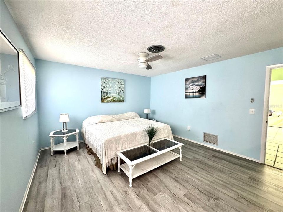 For Sale: $344,000 (2 beds, 2 baths, 1601 Square Feet)