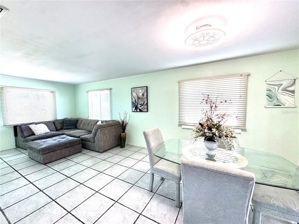 For Sale: $344,000 (2 beds, 2 baths, 1601 Square Feet)