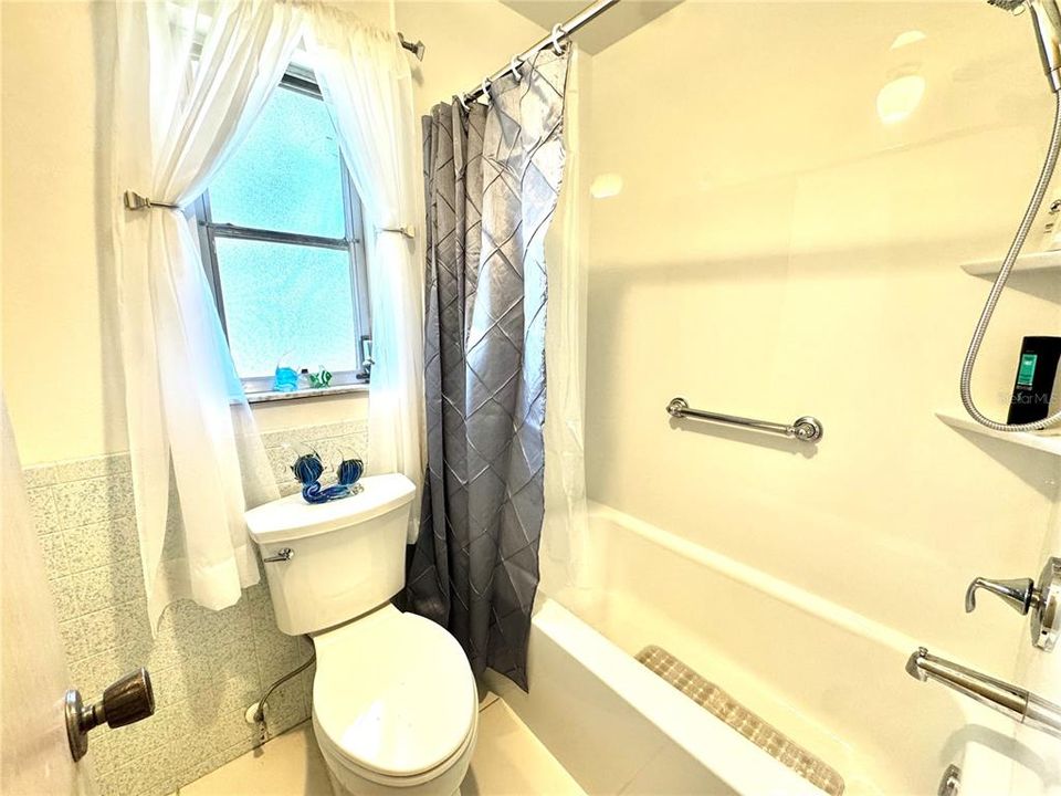 For Sale: $344,000 (2 beds, 2 baths, 1601 Square Feet)