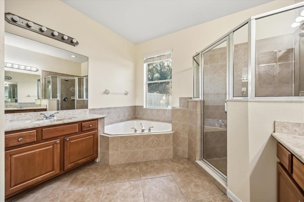 Под контрактом: $499,000 (4 спален, 3 ванн, 2123 Квадратных фут)