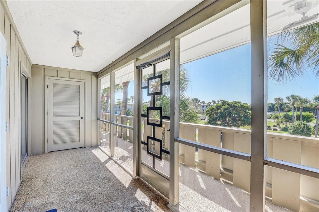 For Sale: $649,000 (2 beds, 2 baths, 1177 Square Feet)