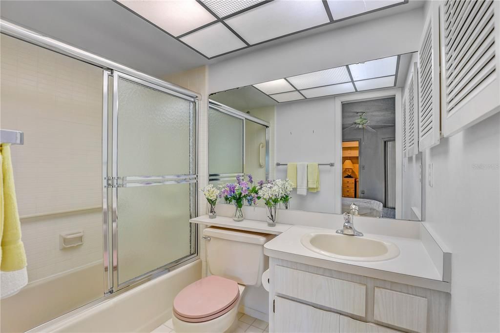 For Sale: $649,000 (2 beds, 2 baths, 1177 Square Feet)