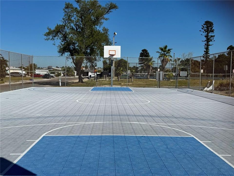 For Sale: $649,000 (2 beds, 2 baths, 1177 Square Feet)