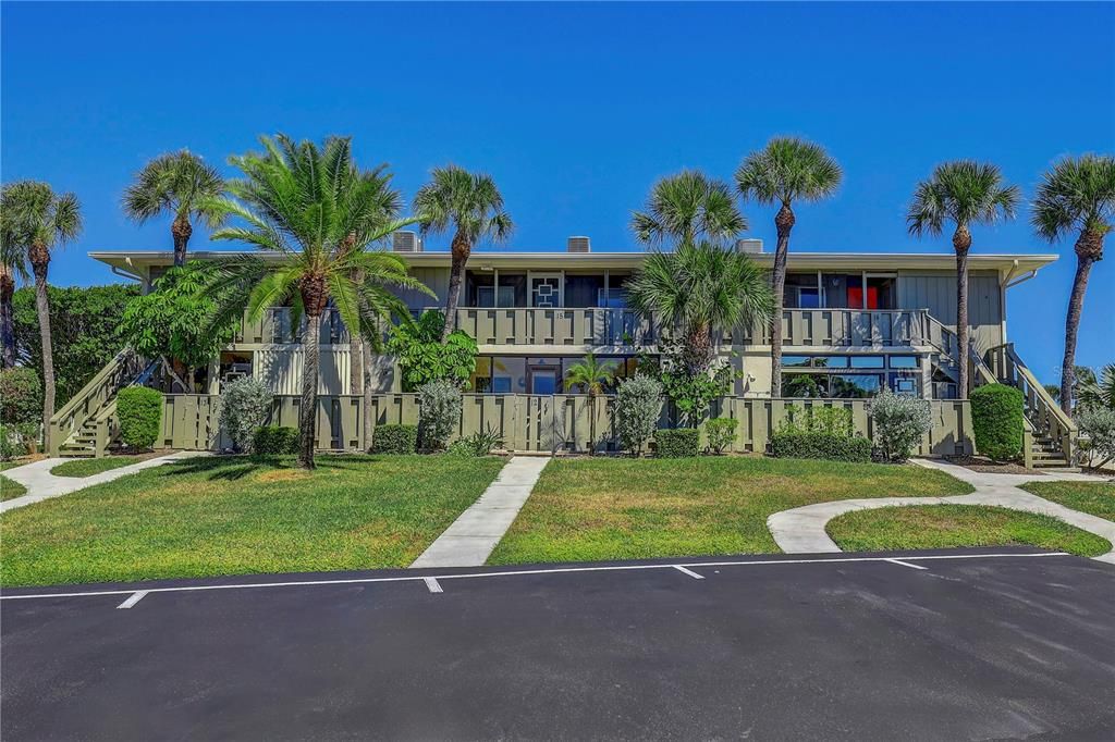 For Sale: $649,000 (2 beds, 2 baths, 1177 Square Feet)