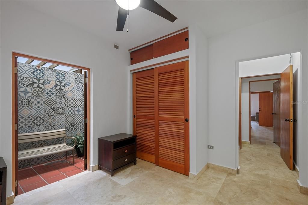 Activo con contrato: $515,000 (2 camas, 1 baños, 740 Pies cuadrados)