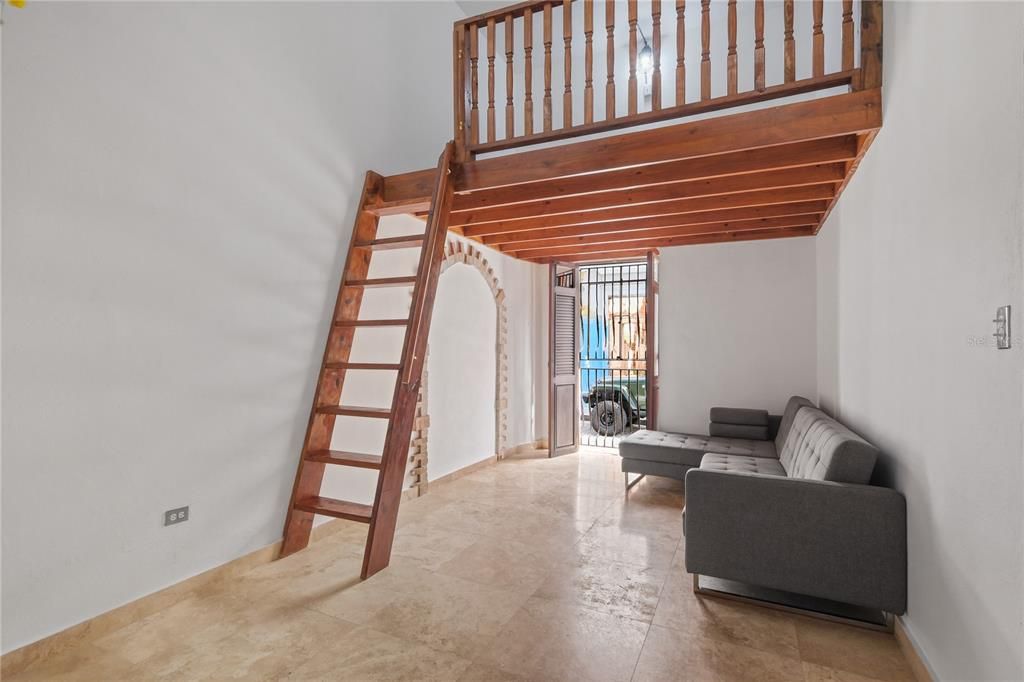 Activo con contrato: $515,000 (2 camas, 1 baños, 740 Pies cuadrados)