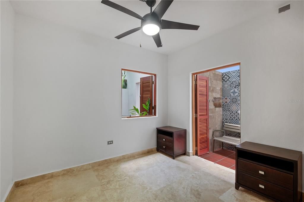 Activo con contrato: $515,000 (2 camas, 1 baños, 740 Pies cuadrados)