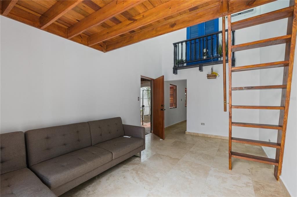 Activo con contrato: $515,000 (2 camas, 1 baños, 740 Pies cuadrados)