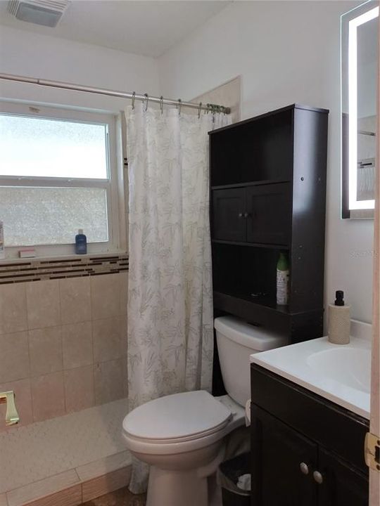 Active With Contract: $285,000 (3 beds, 2 baths, 1000 Square Feet)