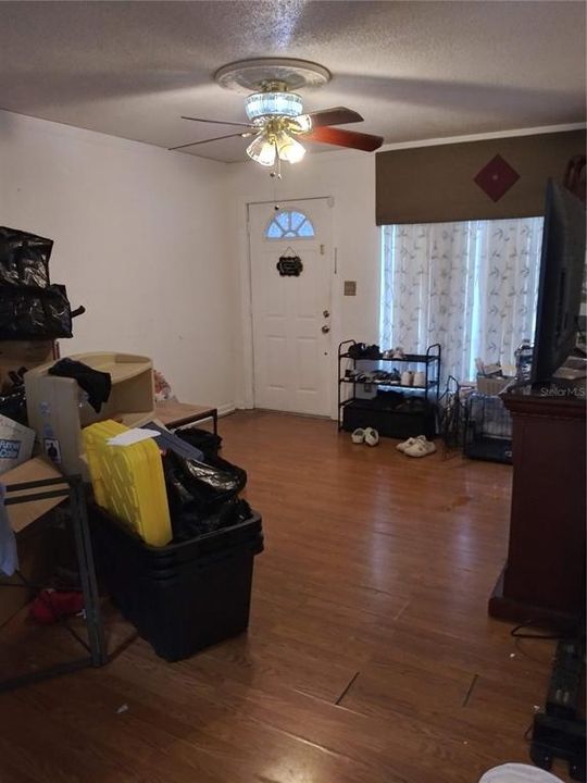 Active With Contract: $285,000 (3 beds, 2 baths, 1000 Square Feet)