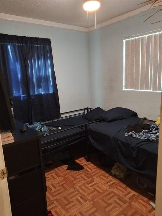 Active With Contract: $285,000 (3 beds, 2 baths, 1000 Square Feet)