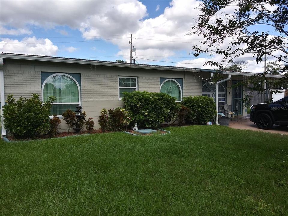 Active With Contract: $285,000 (3 beds, 2 baths, 1000 Square Feet)