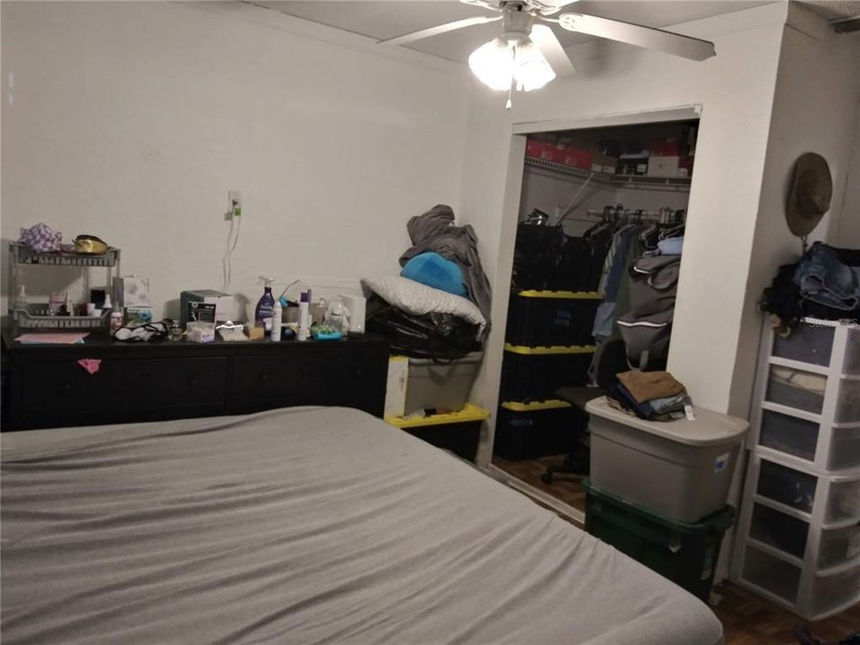 Active With Contract: $285,000 (3 beds, 2 baths, 1000 Square Feet)