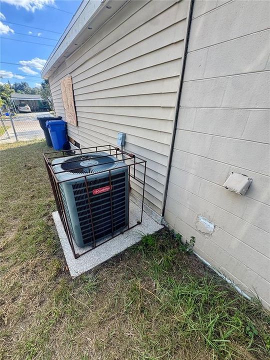 合同活跃: $245,000 (4 贝兹, 2 浴室, 1514 平方英尺)