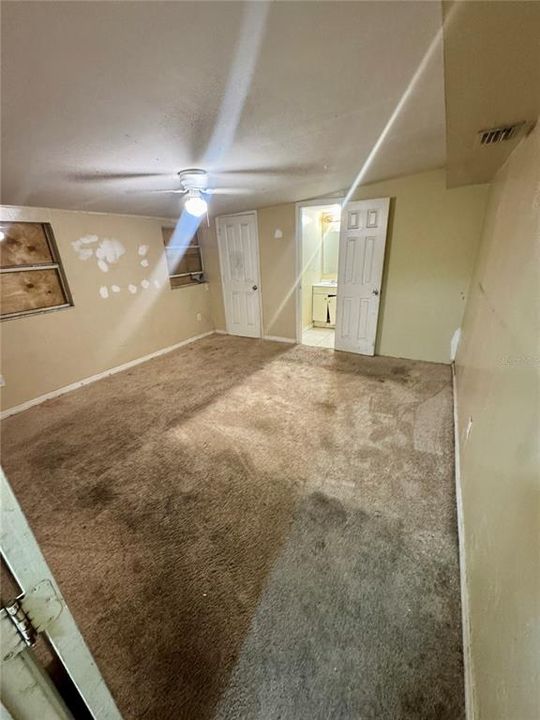 合同活跃: $245,000 (4 贝兹, 2 浴室, 1514 平方英尺)