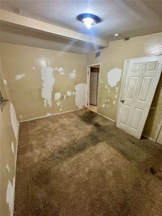 合同活跃: $245,000 (4 贝兹, 2 浴室, 1514 平方英尺)