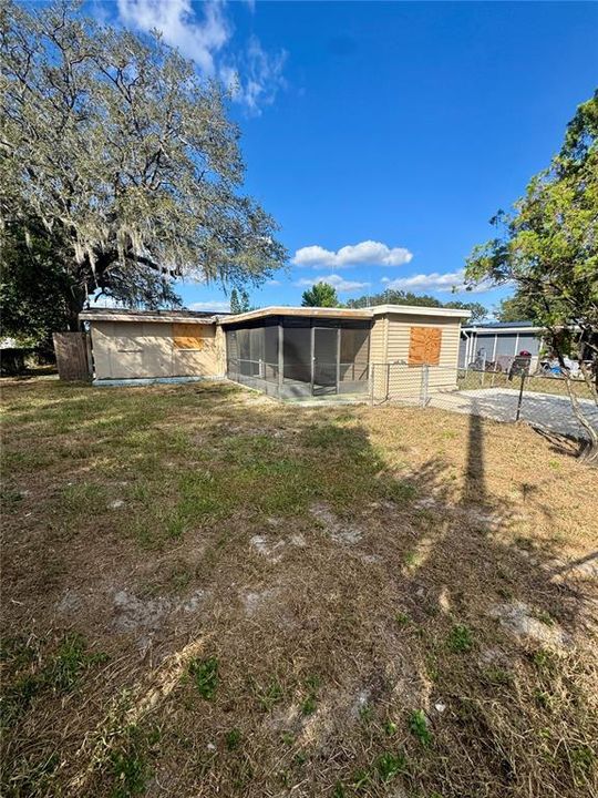 合同活跃: $245,000 (4 贝兹, 2 浴室, 1514 平方英尺)