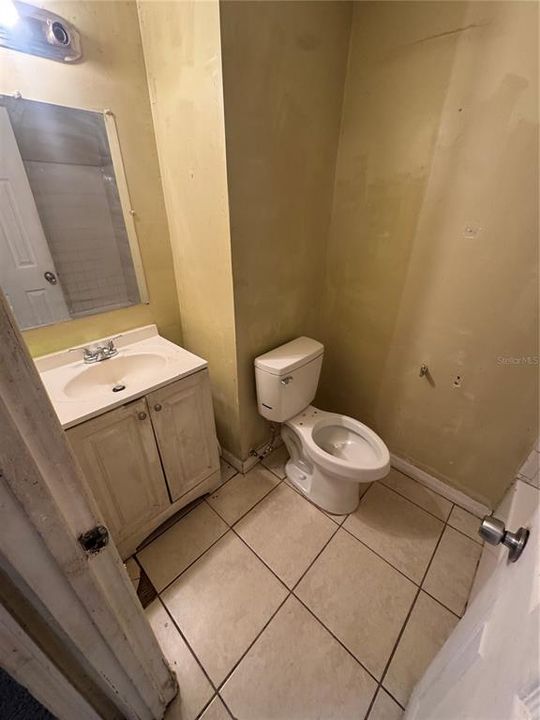 合同活跃: $245,000 (4 贝兹, 2 浴室, 1514 平方英尺)