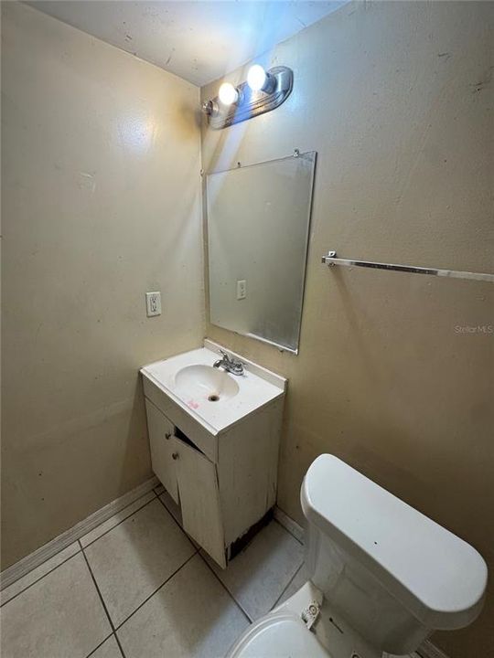 合同活跃: $245,000 (4 贝兹, 2 浴室, 1514 平方英尺)