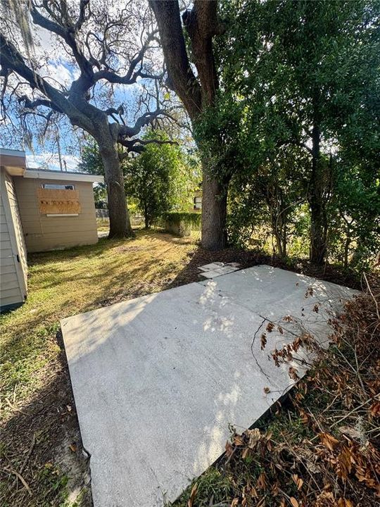 合同活跃: $245,000 (4 贝兹, 2 浴室, 1514 平方英尺)