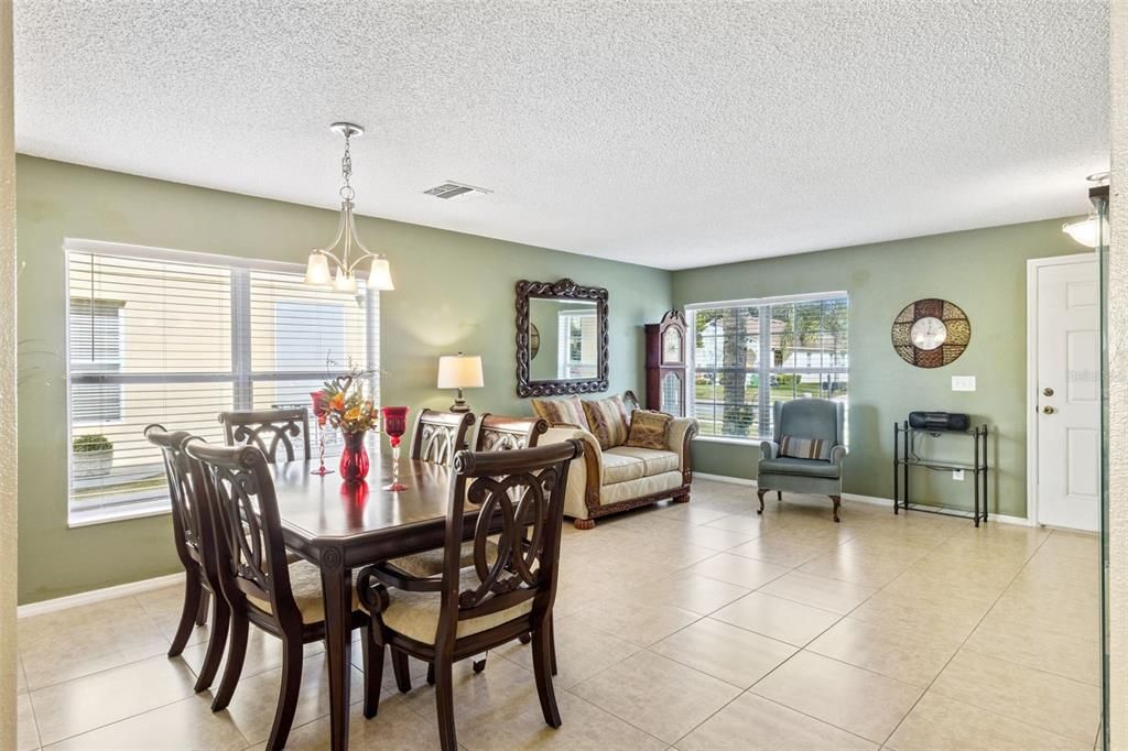 Active With Contract: $390,000 (4 beds, 2 baths, 2620 Square Feet)