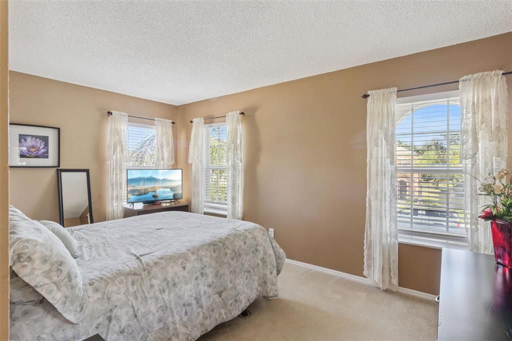 Active With Contract: $390,000 (4 beds, 2 baths, 2620 Square Feet)