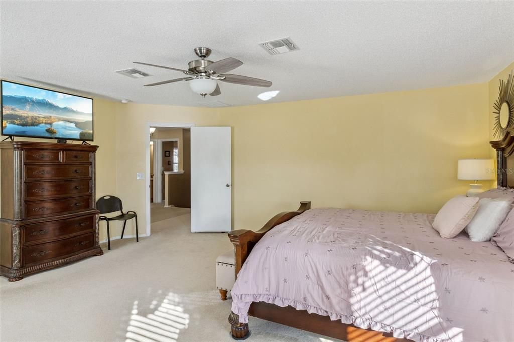 Active With Contract: $390,000 (4 beds, 2 baths, 2620 Square Feet)