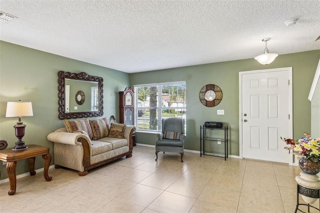 Active With Contract: $390,000 (4 beds, 2 baths, 2620 Square Feet)