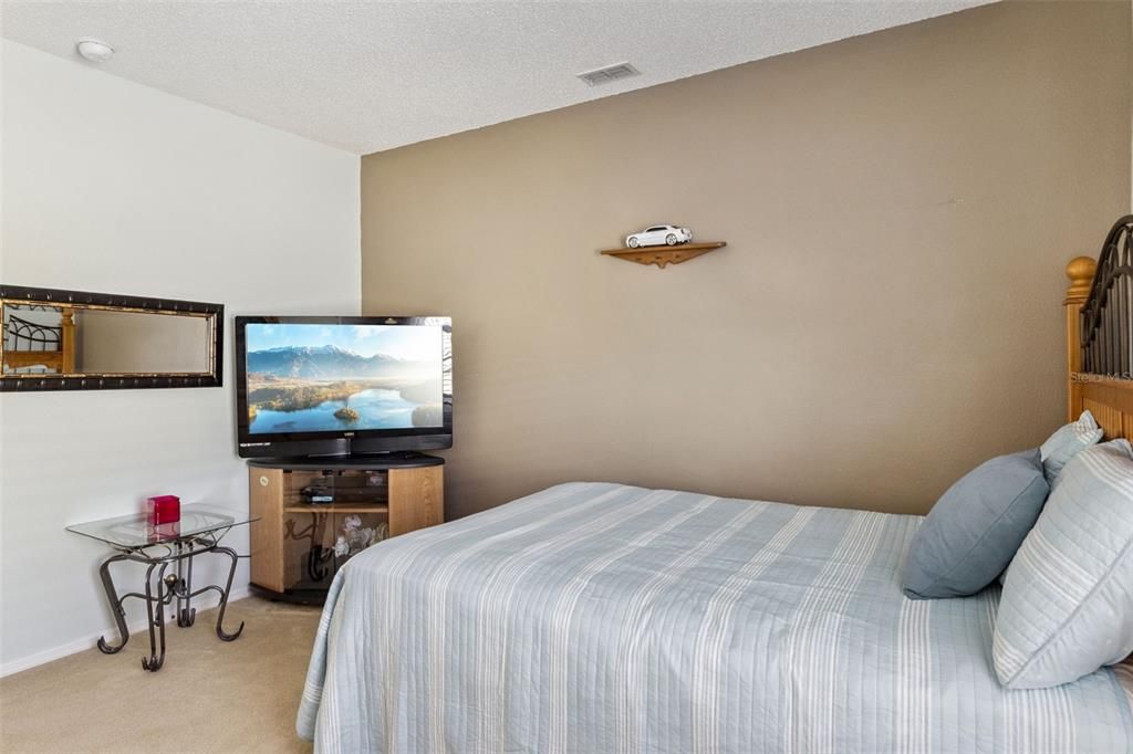 Active With Contract: $390,000 (4 beds, 2 baths, 2620 Square Feet)