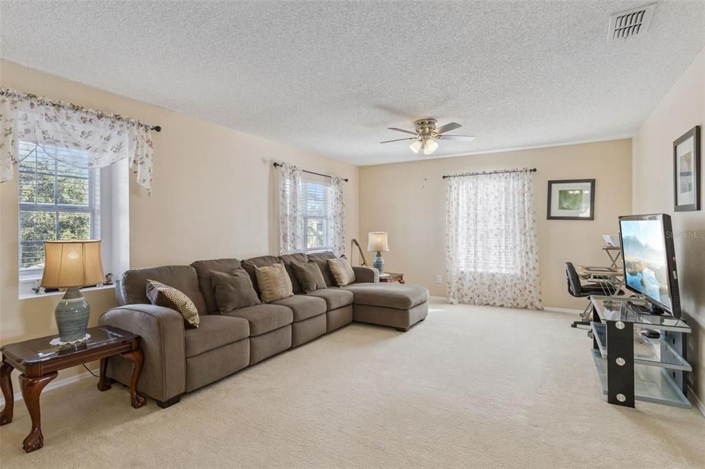 Active With Contract: $390,000 (4 beds, 2 baths, 2620 Square Feet)