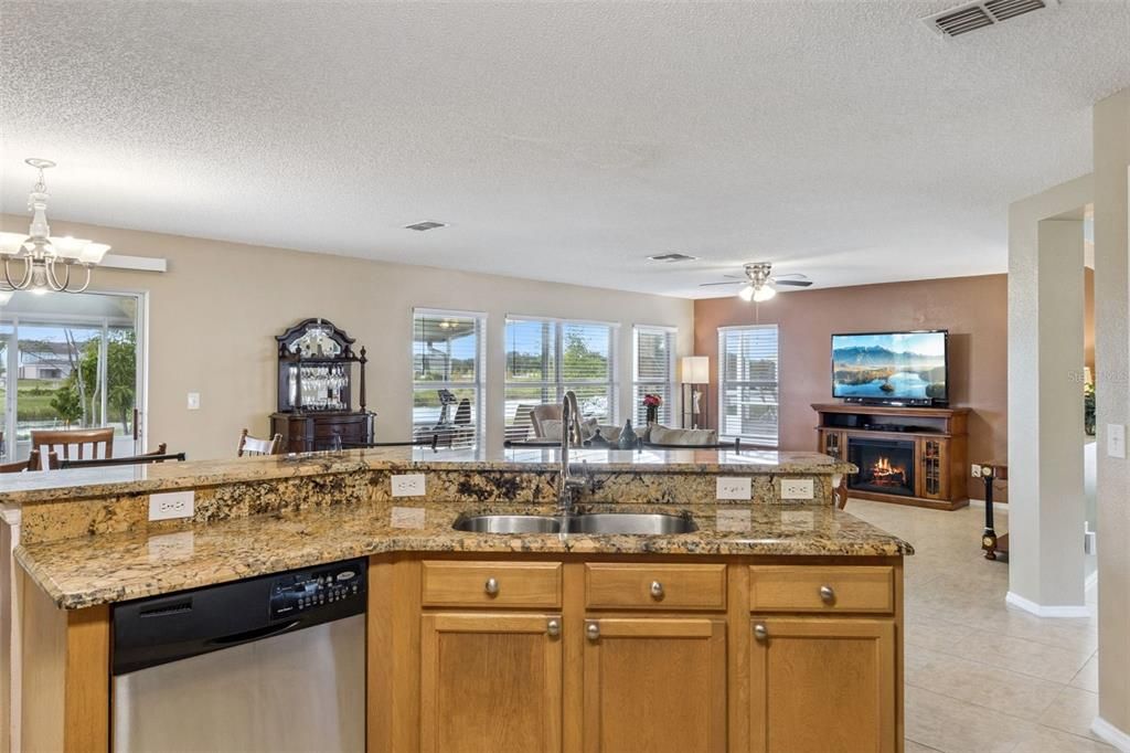 Active With Contract: $390,000 (4 beds, 2 baths, 2620 Square Feet)