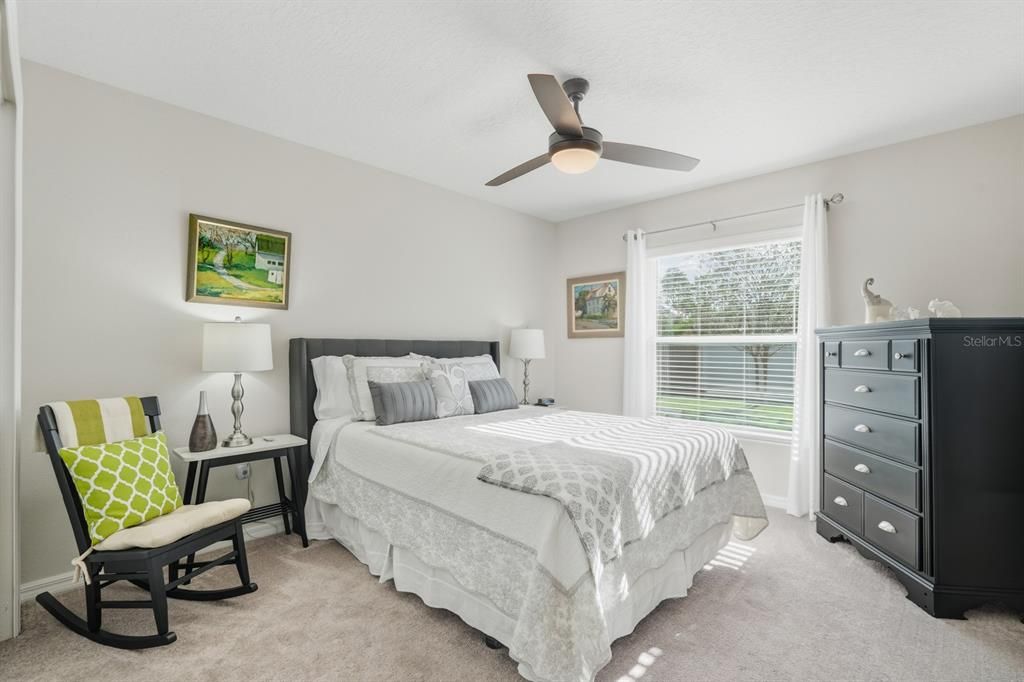 Activo con contrato: $439,000 (3 camas, 2 baños, 2208 Pies cuadrados)