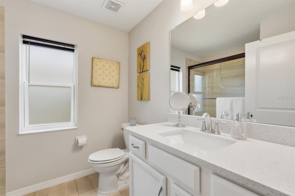 Activo con contrato: $439,000 (3 camas, 2 baños, 2208 Pies cuadrados)