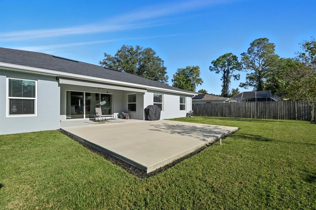 Activo con contrato: $439,000 (3 camas, 2 baños, 2208 Pies cuadrados)